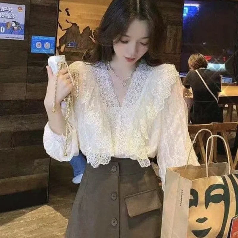 Blouses Women Lace French Style Solid Popular Clothing Autumn V-neck Temperament Fashion Streetwear New Chic Fit Ladies Leisure