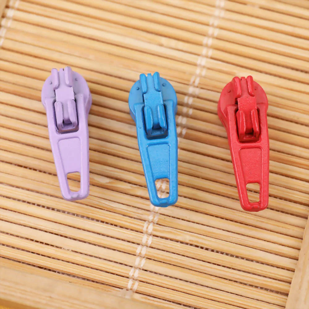 20pcs 3# Auto-lock Metal Sliders Zipper Puller Head Slider for 3# Nylon Coil Zipper Sewing Garment Bag Accessories DIY 25Colors