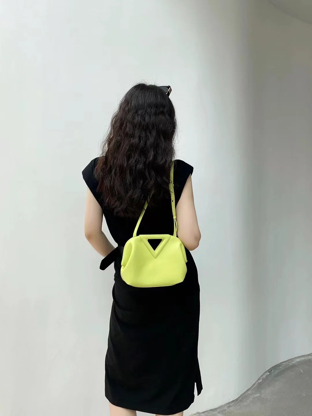 Imagem -04 - Triângulo de Luxo Quadro Bolsa 2023 Tendência Novo Designer Bolsas para Mulheres à Moda Feminina Bolsa Senhora Tote Diário Macio Bolinho Bolsas