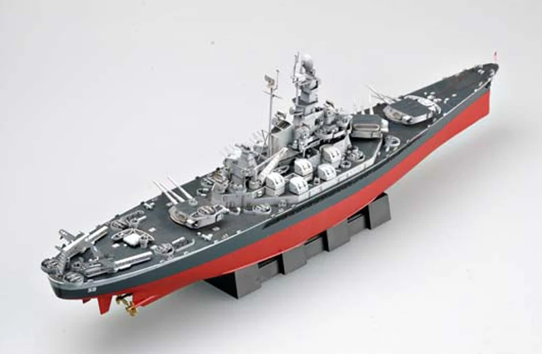 Trumpeter 05306 1/350 USS BB-59 Massachusetts Battleship Military Ship Assembly Plastic Toy Model Building Kit