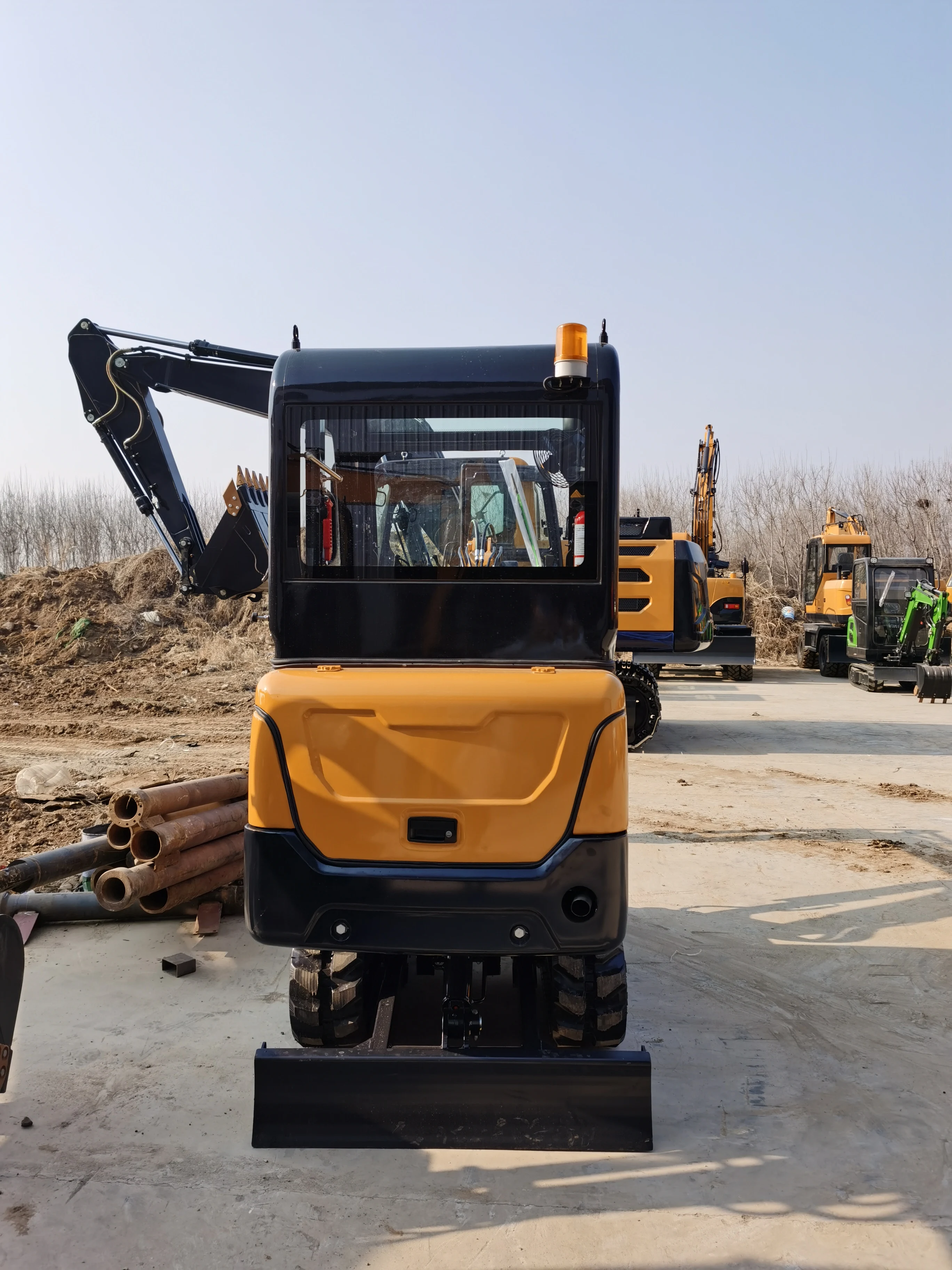 SYNBON Mini 1.8Ton Digger Machine Small Crawler Excavator Widely Used