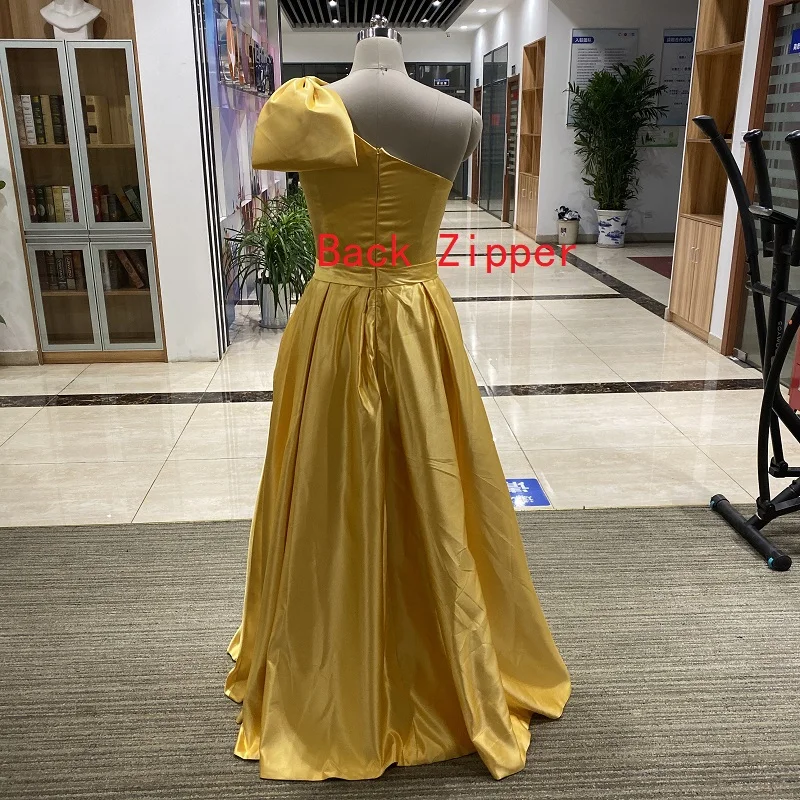 Vestido de baile feminino dourado de um ombro com bolsos, elegante vestido de festa dividido alto