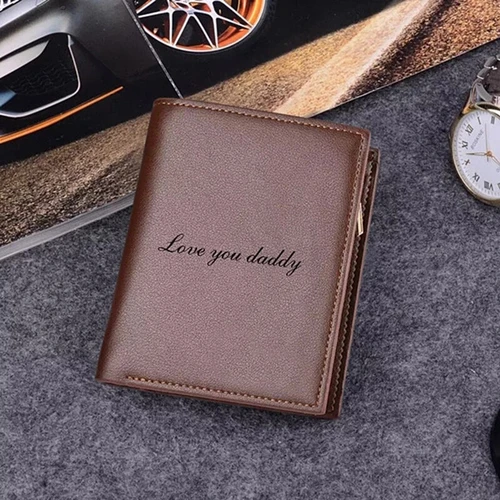 Imagen 2 del producto Nuevas carteras personalizadas de cuero PU de alta calidad para hombre, billeteras con nombre grabado, monedero corto para hombre, billetera con personalidad, regalo de lujo para el Día del Padre