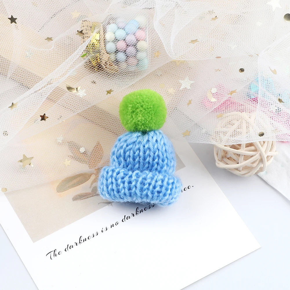 Fashion 25 Color Knitted Hat Brooches Women Lovely Winter Coat Lapel Pin Jewelry Handmade Brooch Bag Decoration Jewelry Gift New