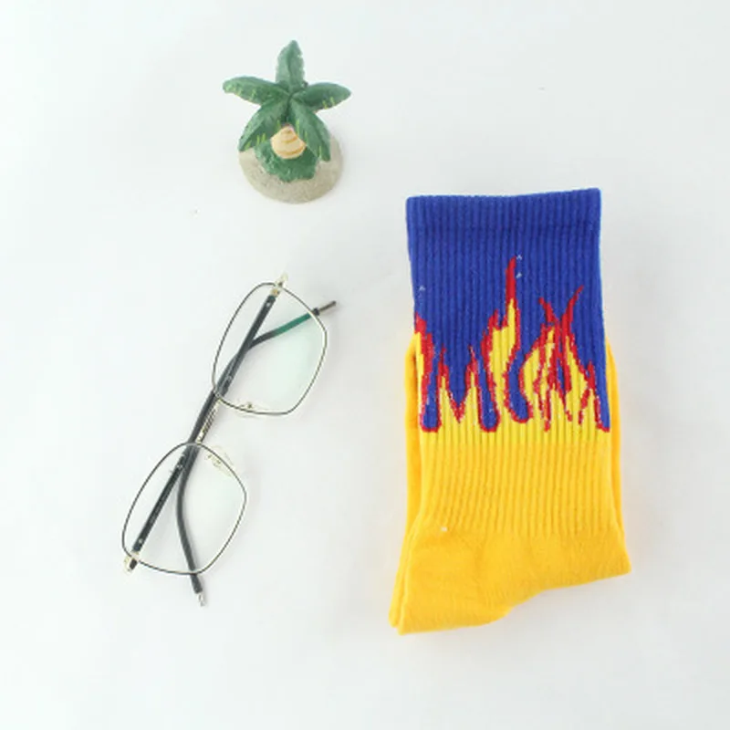 Harajuku Men\'s Fashion Hip Hop Color Fire Boat Socks Red Flame Torch Hot Warm Street Skateboard Cotton Socks Skarpetki Socks