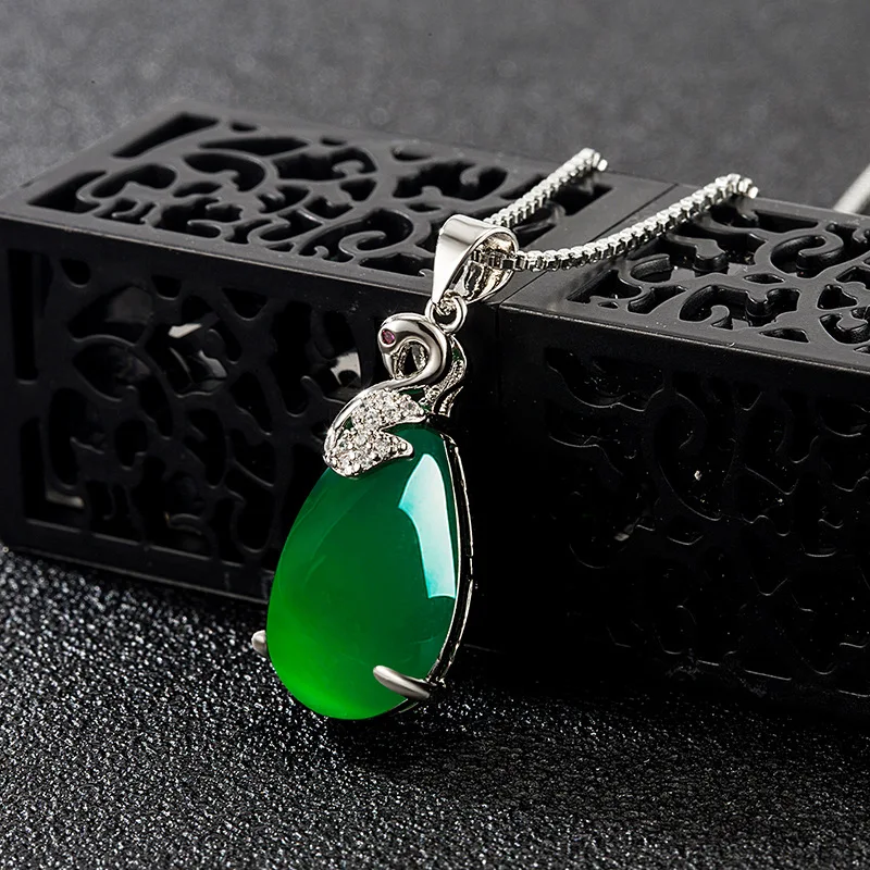 Natural Green Chalcedony Hand Carved Water Drop Pendant Fashion Boutique Jewelry Men's and Women's Green Agate Necklace Gift