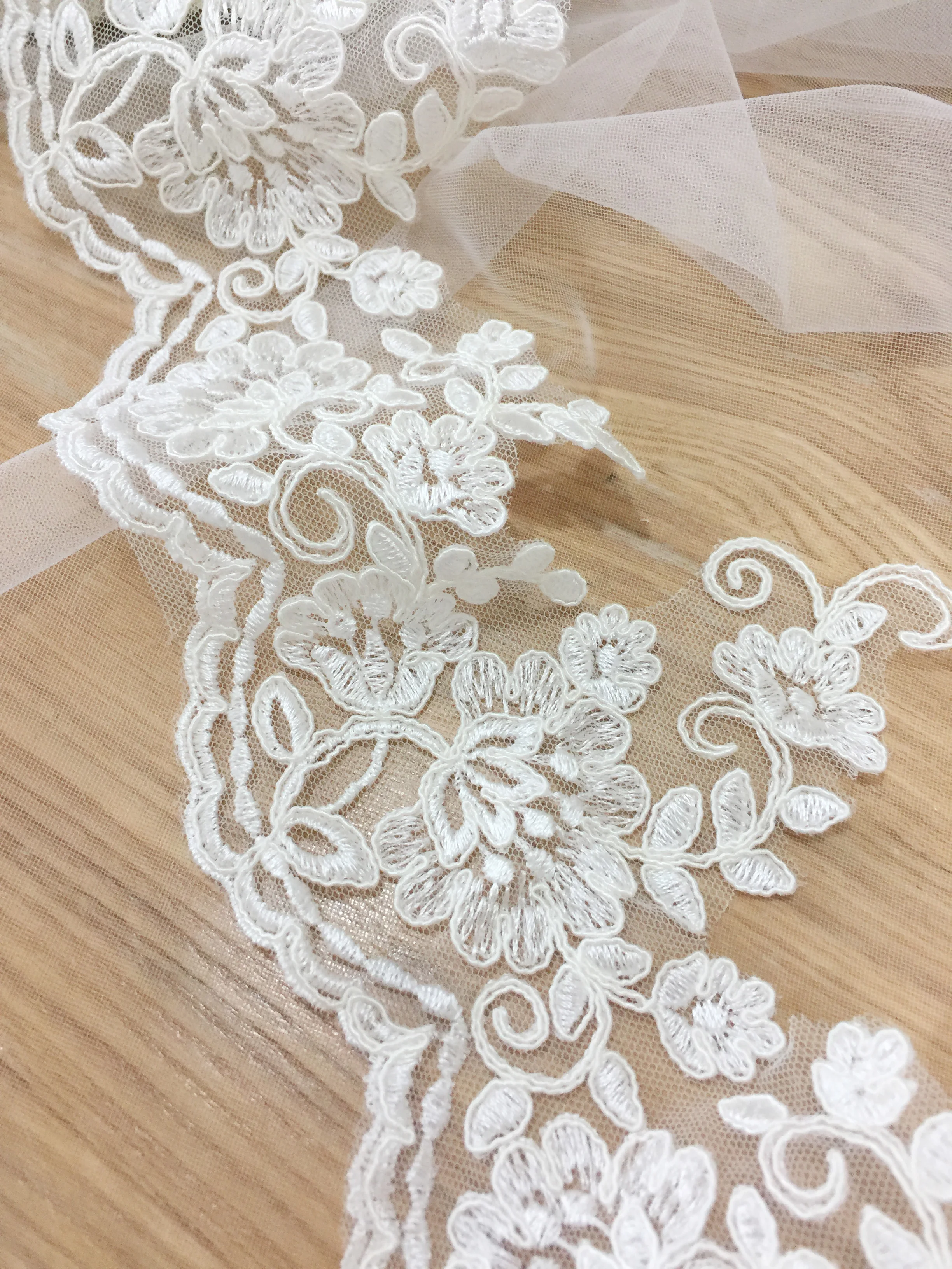 Wholesale  Ivory Lace Trim Bridal Dresses Hem Lace Boarder DIY  Veil Hat  And Wedding Dress 10 Yards