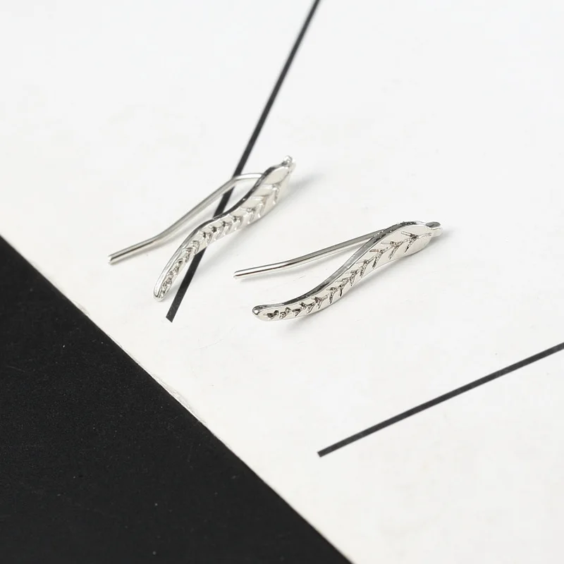 New Minimalist Leaf Clip Earrings for Women Simple Design Girls Ear Clips Fashion Small Earrings Mini Ear Jewelry aretes