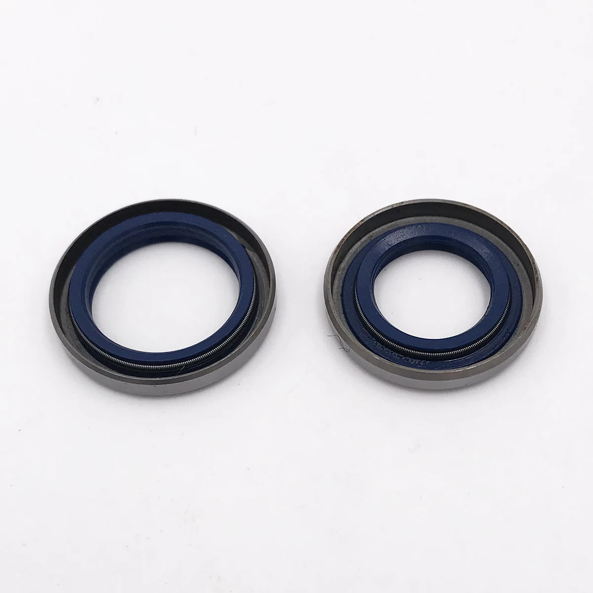 2pcs Oil Seals Fit For Husqvarna 40 245 365 371 357 359 51 55 257 262 254 XP 261 262 XP 355 357 XP 346XP  Part Tool