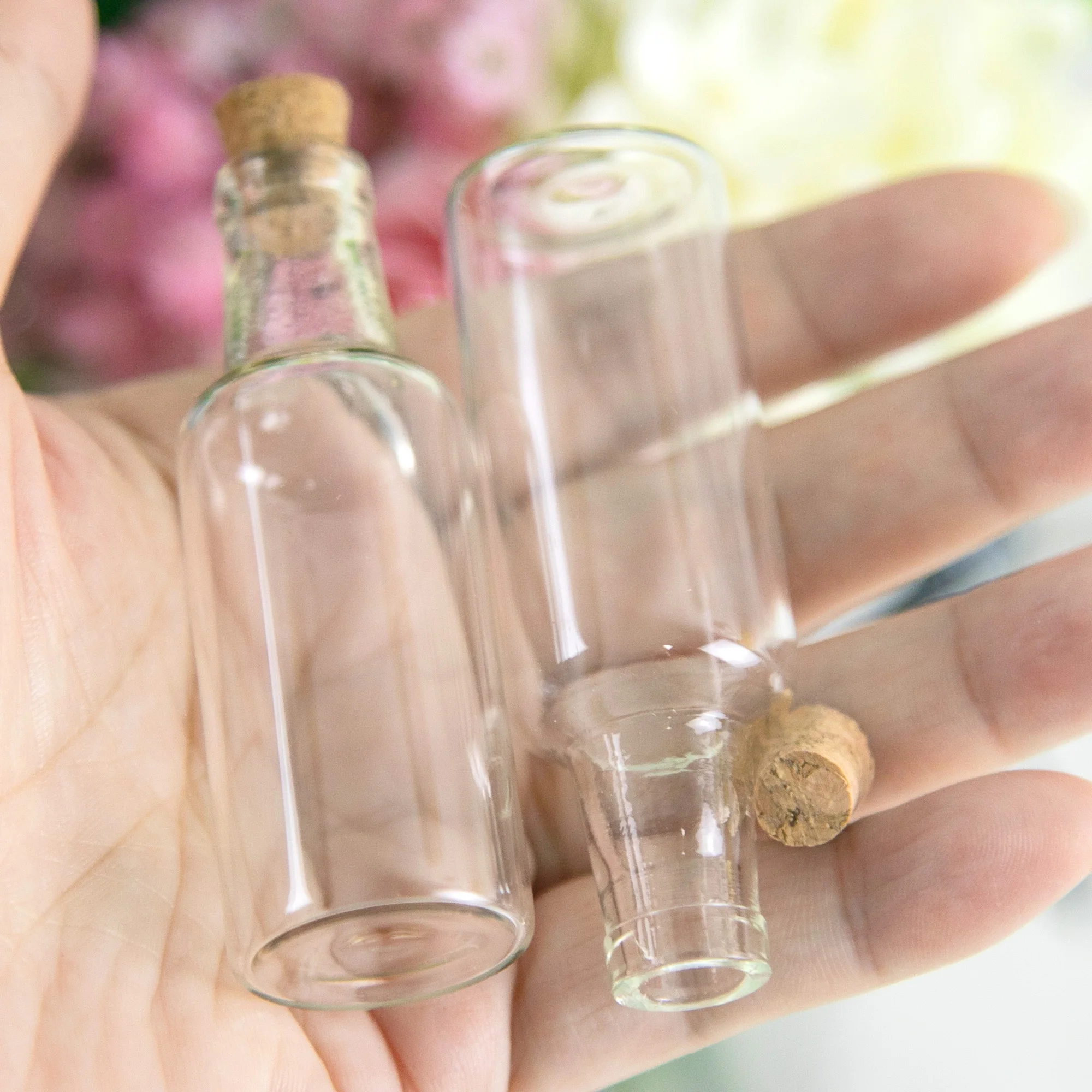 

24Pcs 15ml Craft Mini Clear Glass Container with Cork Creative Handicraft Refillable Vials Delicate Empty Drift Sand Bottle