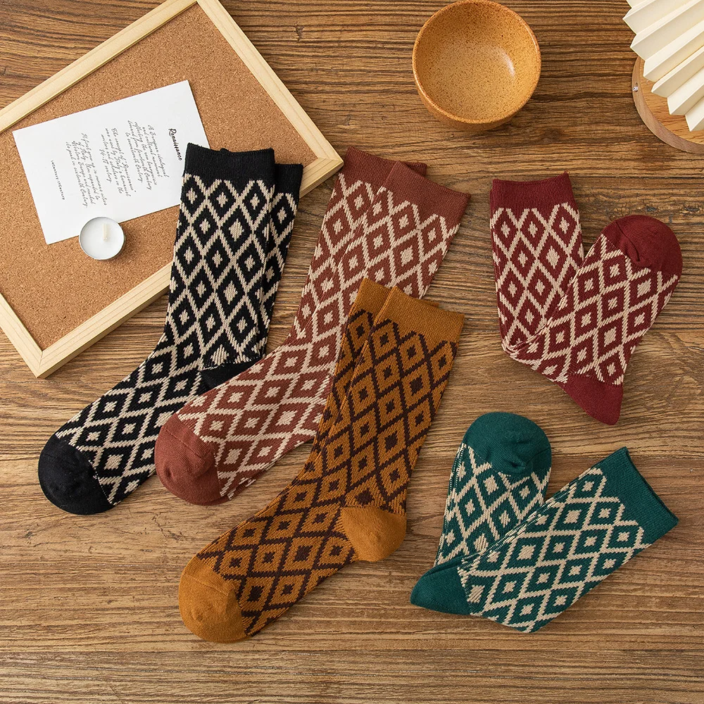 1 Pair Women Socks Spring Autumn Retro Style High Quality Men Couple Cotton Socks Little Diamond Pattern Retro Solid Color Socks