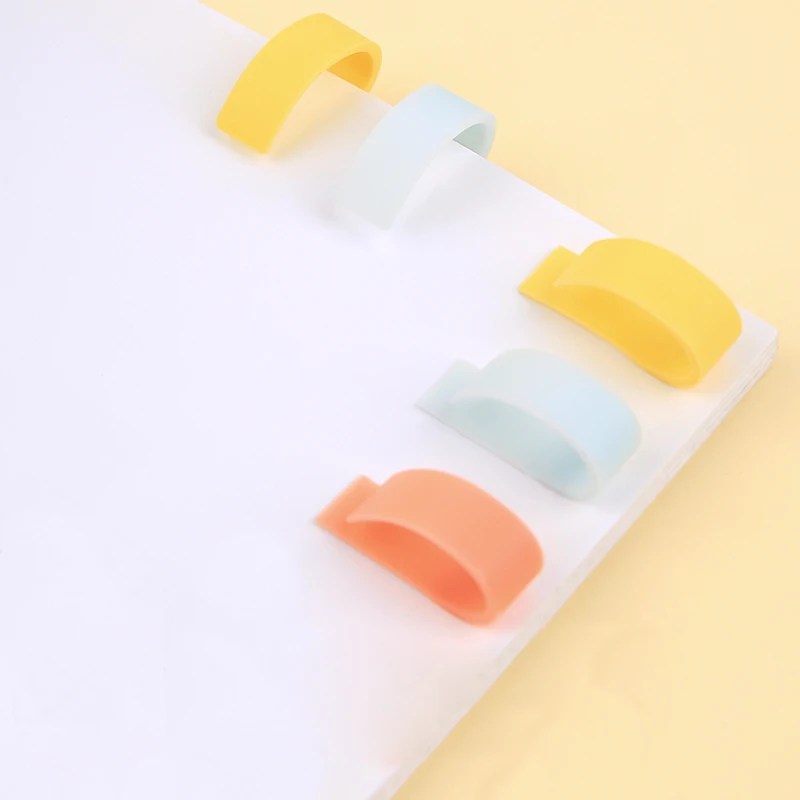 1pcs Set KOKUYO New Product 2020 Soft Candy Bookmark Soft Silicone Candy Color Cardboard Clip Decorative Creative Stationery