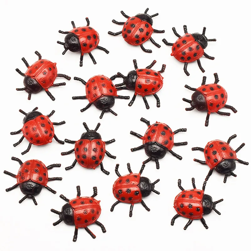 5pcs New Pattern Plastic PVC Simulation Small Insect Beetle Ladybug Model Frightening Persecute Others Toys Gift