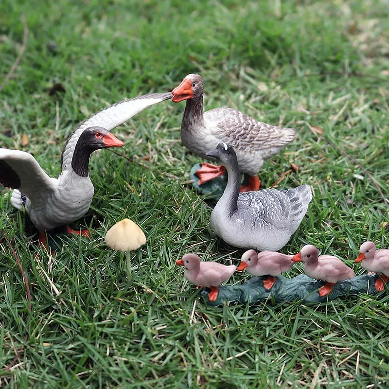 Oenux Lovely Farm Family Model Action Figures Farmer Cow Hen Horse Pig Poultry Animals Figurine Miniature Educational Kids Toy
