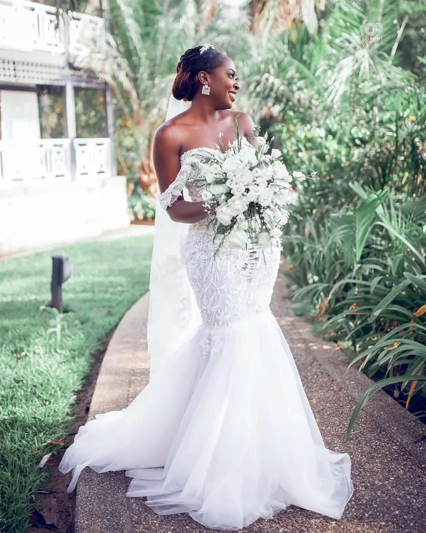 2021 afrikanische Meerjungfrau Hochzeit Kleider Plus Größe Aus Schulter Tüll vestidos de novia Spitze Appliques Brautkleider