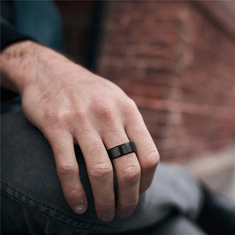 TIGRADE Titanring 6mm/8mm Schwarz Matt-Finish Komfort-Passform Hochzeits-Verlobungsring für Männer und Frauen Unisex Paarringe – Detail 4