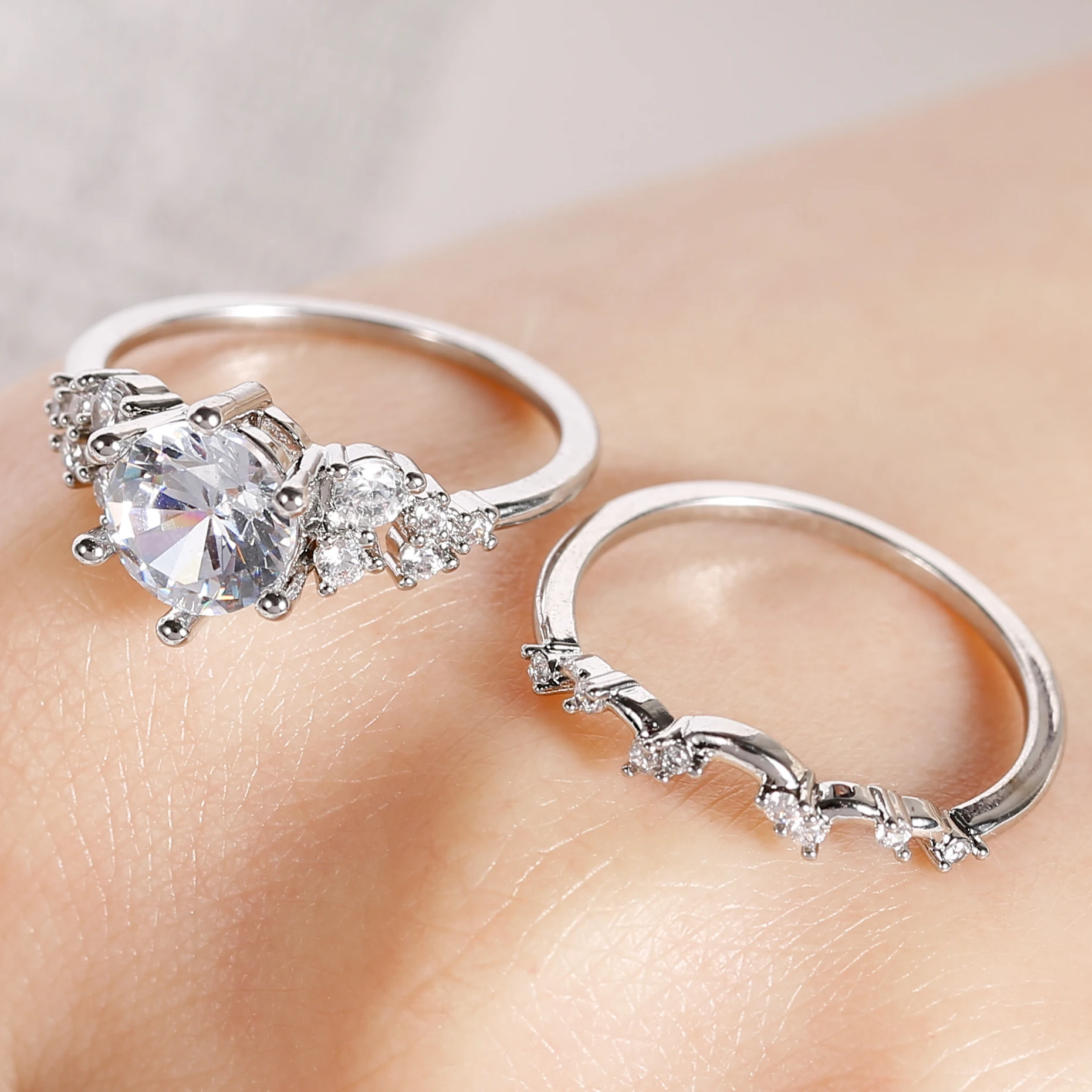Classic 2 PCS/Set Hot Sale White Zircon Copper Crystal Ring Set For Women Engagement Party Wedding Jewelry Hand Accessories