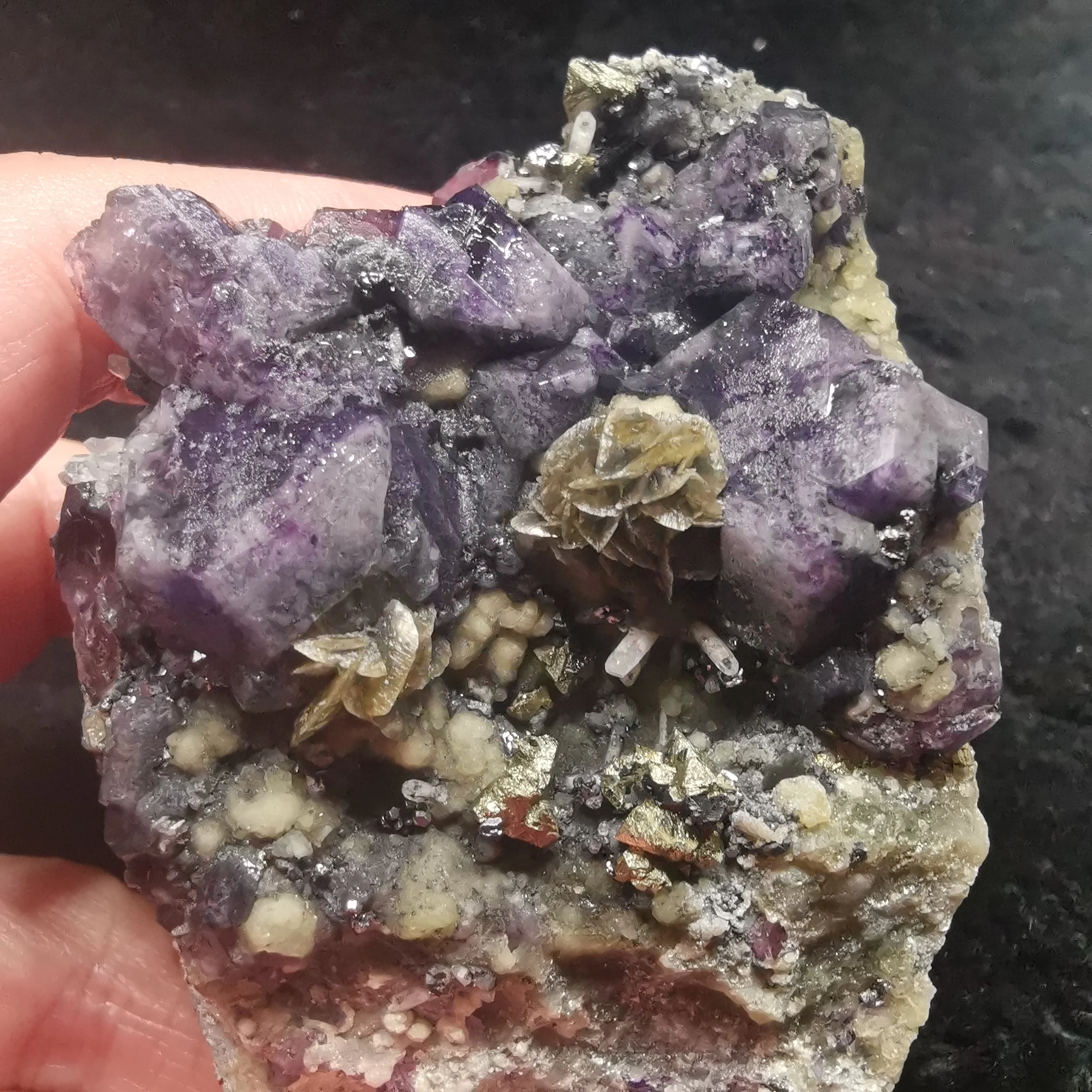 246.6gNatural purple fluorite brass and phosphorite associated mineral specimen stone and CRYSTAL HEALING CRYSTAL QUARTZ GEM