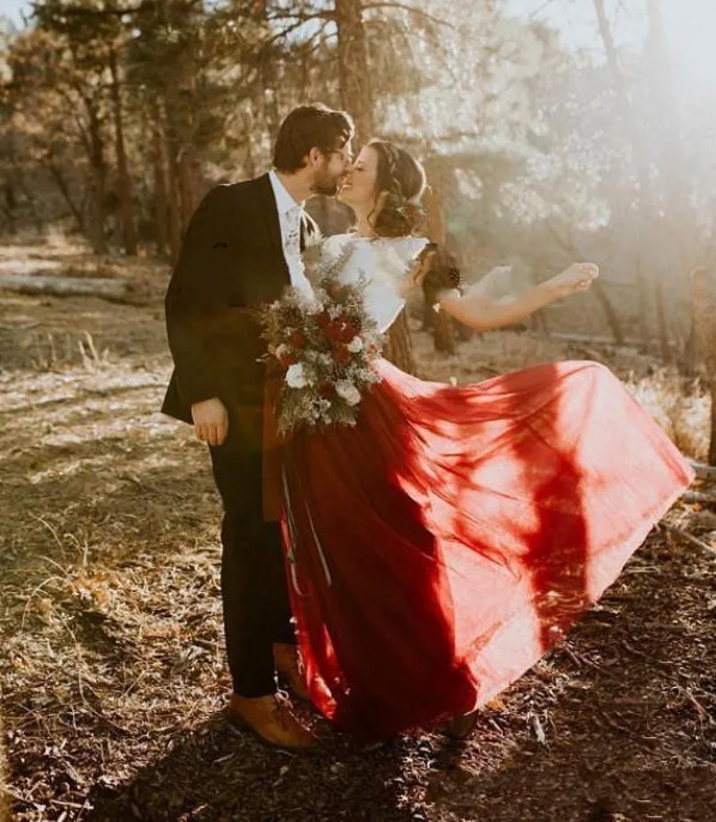 new Country Wedding Dress Vintage Two Pieces Ivory Lace Top Dark Red Burgundy Tulle Skirt Floor Length Bridal Gowns Boho