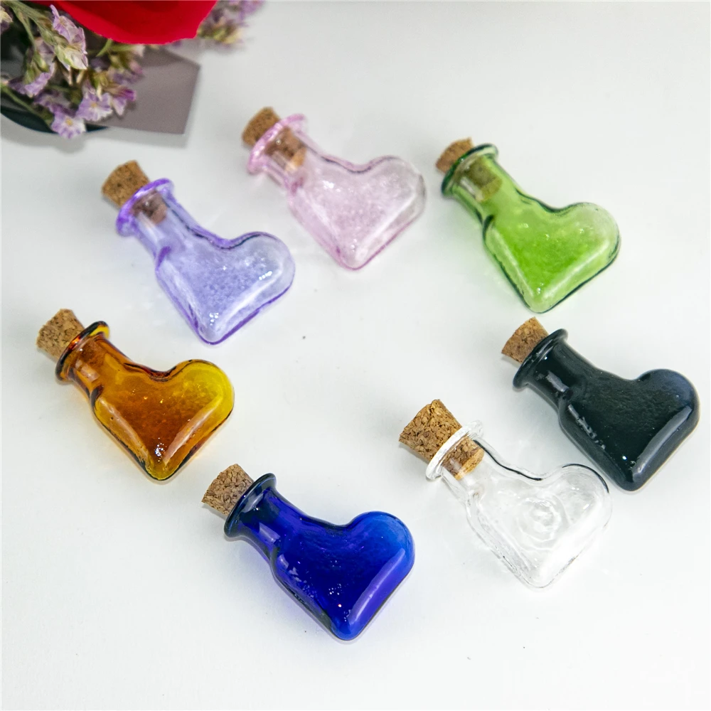 7Pcs 2cc of Small Chromatic Inclined Heart Shapes Glass Ornaments Lucky Lovely DIY Gift Vials Travel Sub Bottles Trinket Pendant