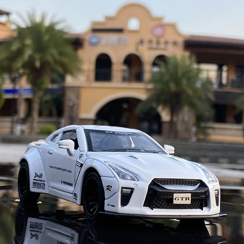 1:32 Nissan Skyline Ares GTR R34 R35 Alloy Sports Car Model Diecasts Metal Toy Racing Car Model Simulation Collection Kids Gifts