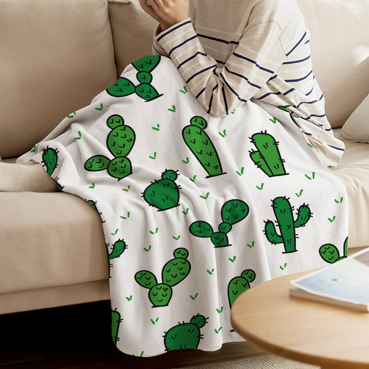 

Cartoon Cactus Green Throw Blanket Soft Comfortable Velvet Plush Blankets Warm Sofa Bed Sheets