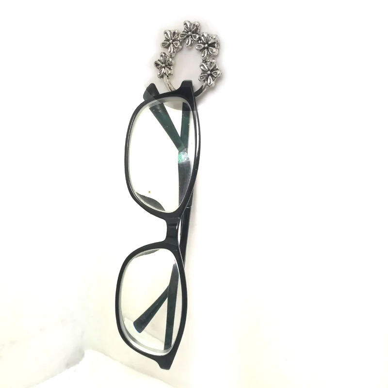 Magnetic Eyeglass Holders Metal Blossom Flower ID Badge Holder Brooches Hanger Fashion Ornament Jewelry