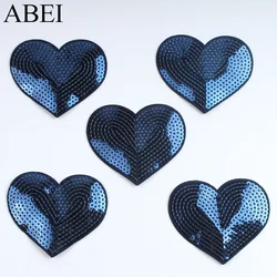 10 pezzi ricamati blu Royal Patch ferro su paillettes cuore Patch Glittle tessuto Appliques per Jeans zaino scarpe cappotti pantaloni