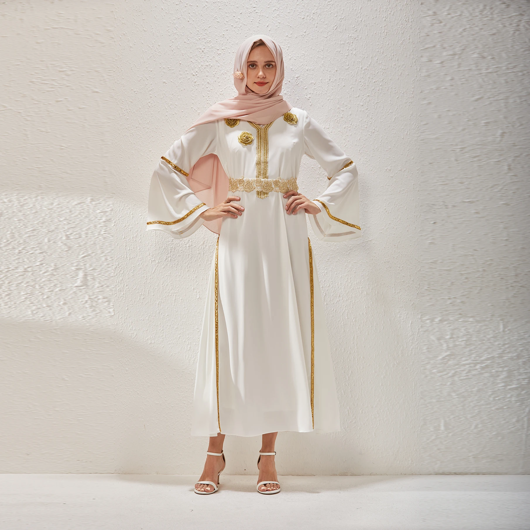 Abaya de bordado blanco de alta calidad para mujer, elegante caftán musulmán de ocio, novedad