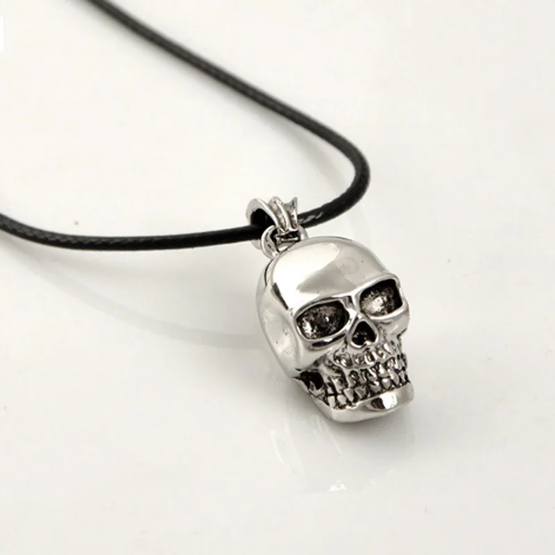 

Skull Necklace Hot Sale Skull Pendant Silver Color Necklaces Pendants Black Leather Chain Skull Pendant Necklace 19074