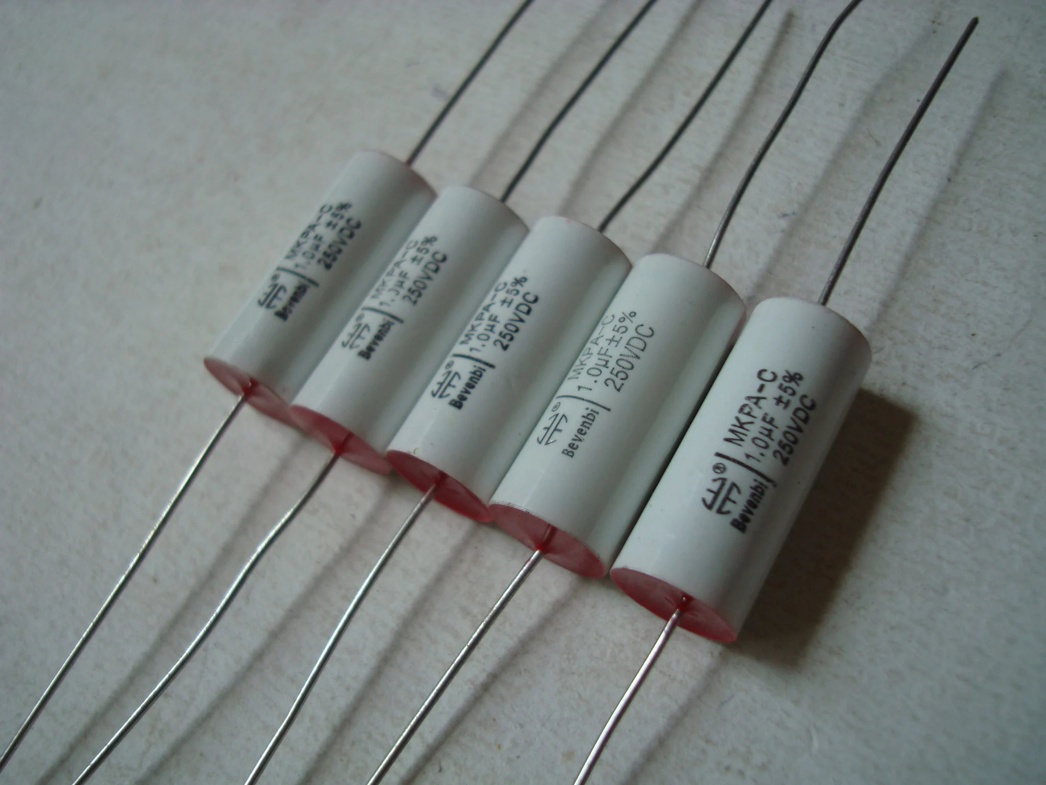 1pcs/1lot Genuine red head BEVENBI 250V 1UF 5% MKP crossover dedicated copper foot HI-FI capacitor infinite capacitor