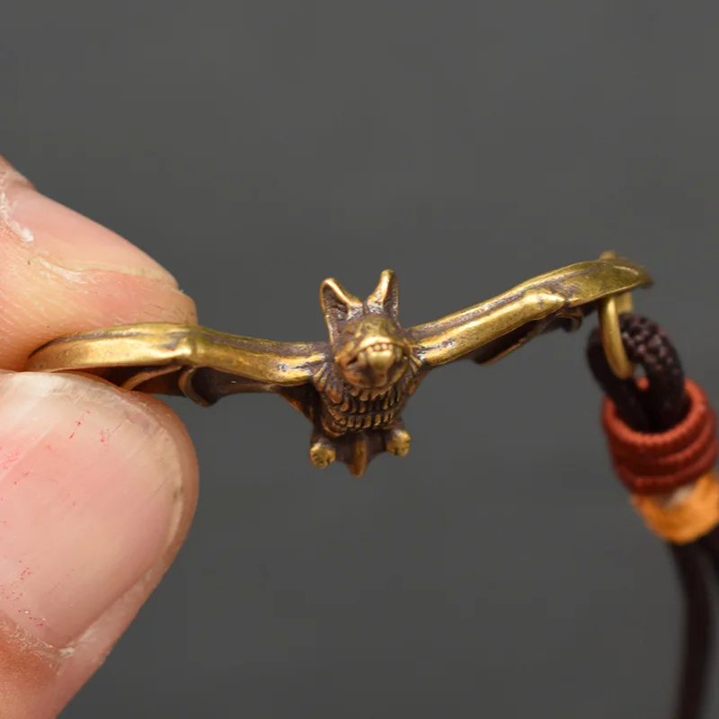 Brass Mini Flying Bat Figurines Keychains Pendants Car Key Ring Bag DIY Lanyard Hangings Jewelry Accessories Retro Animal Charms