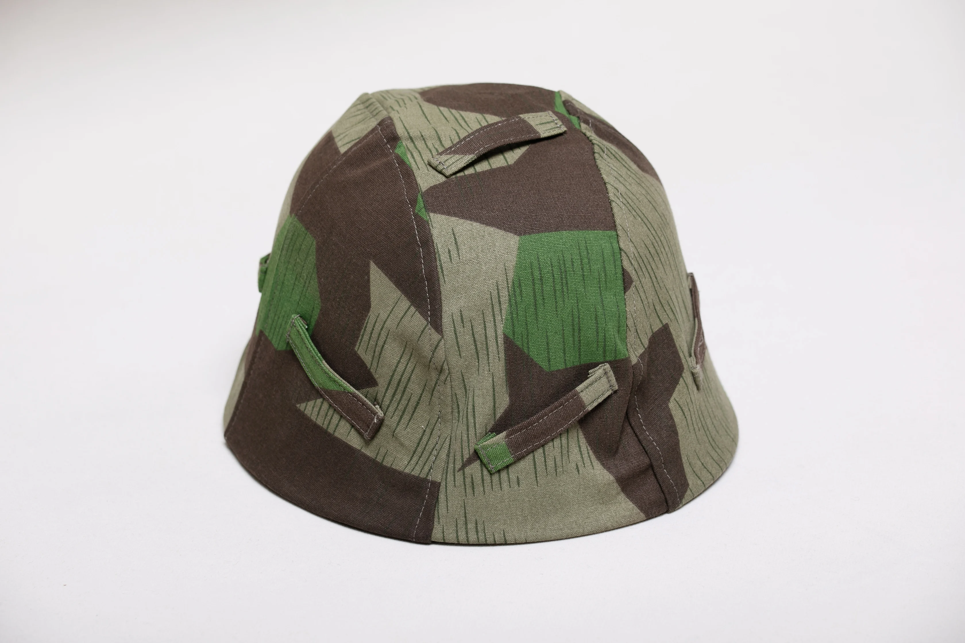 WW2 E.M.D   .German splinter camouflage helmet cover