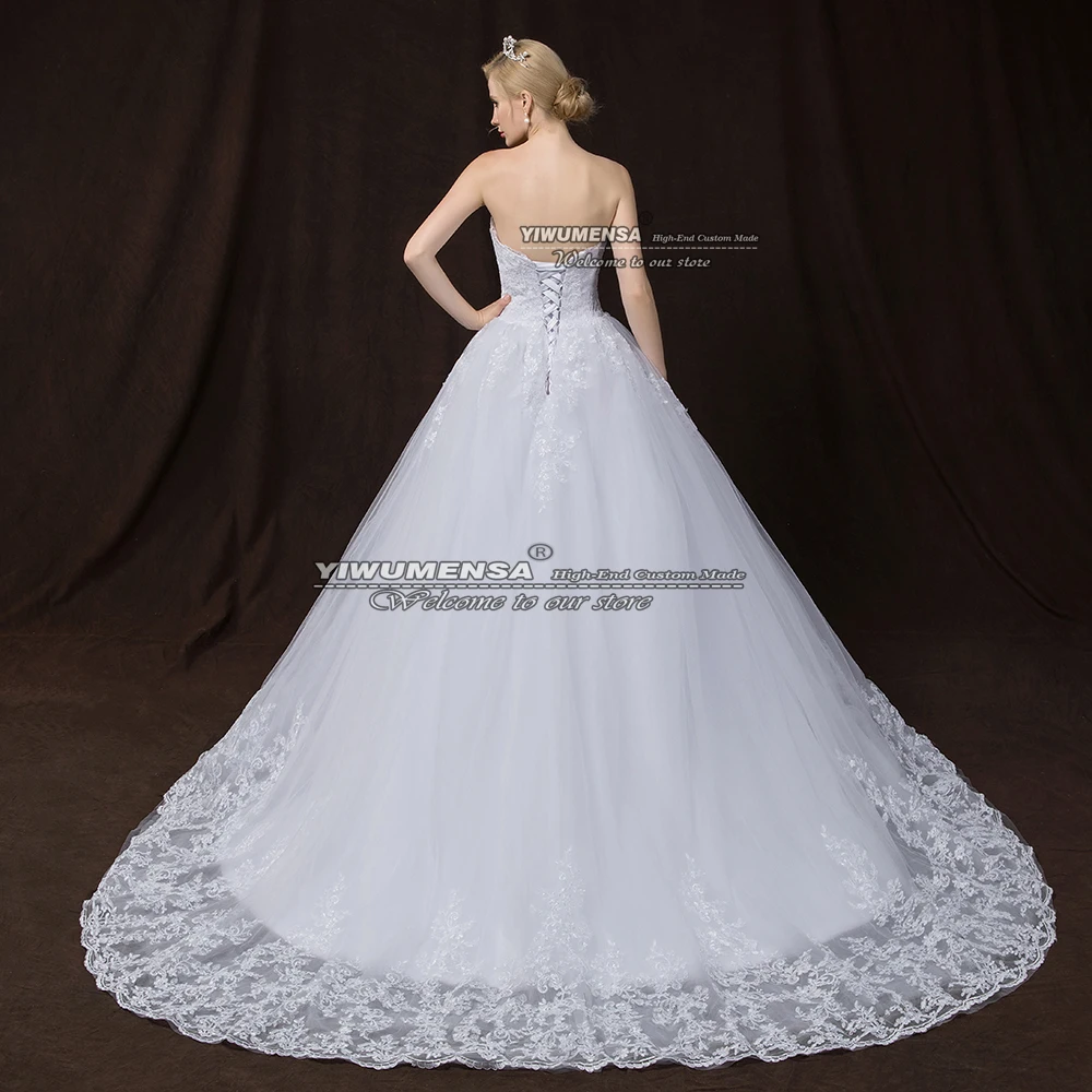 Robes de mariée A-Line Garden, appliques en dentelle sans bretelles, tout ce qui est personnalisé, train de balayage, vêtements de mariage de fête formelle, patients