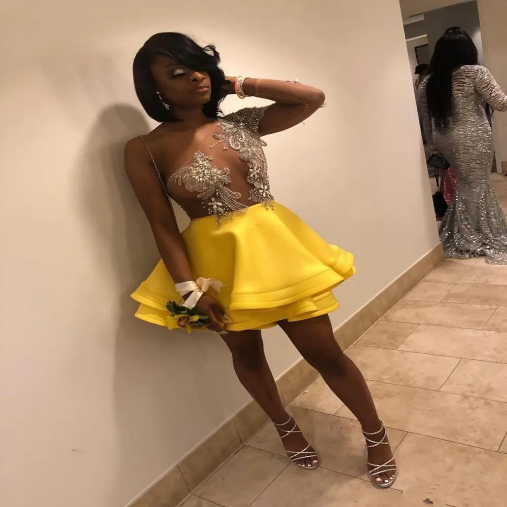 Gorgeous Yellow Homecoming Dresses Short Mini One Shoulder Long Sleeves See Through Appliques Beaded Tiered Satin Tulle Prom Go