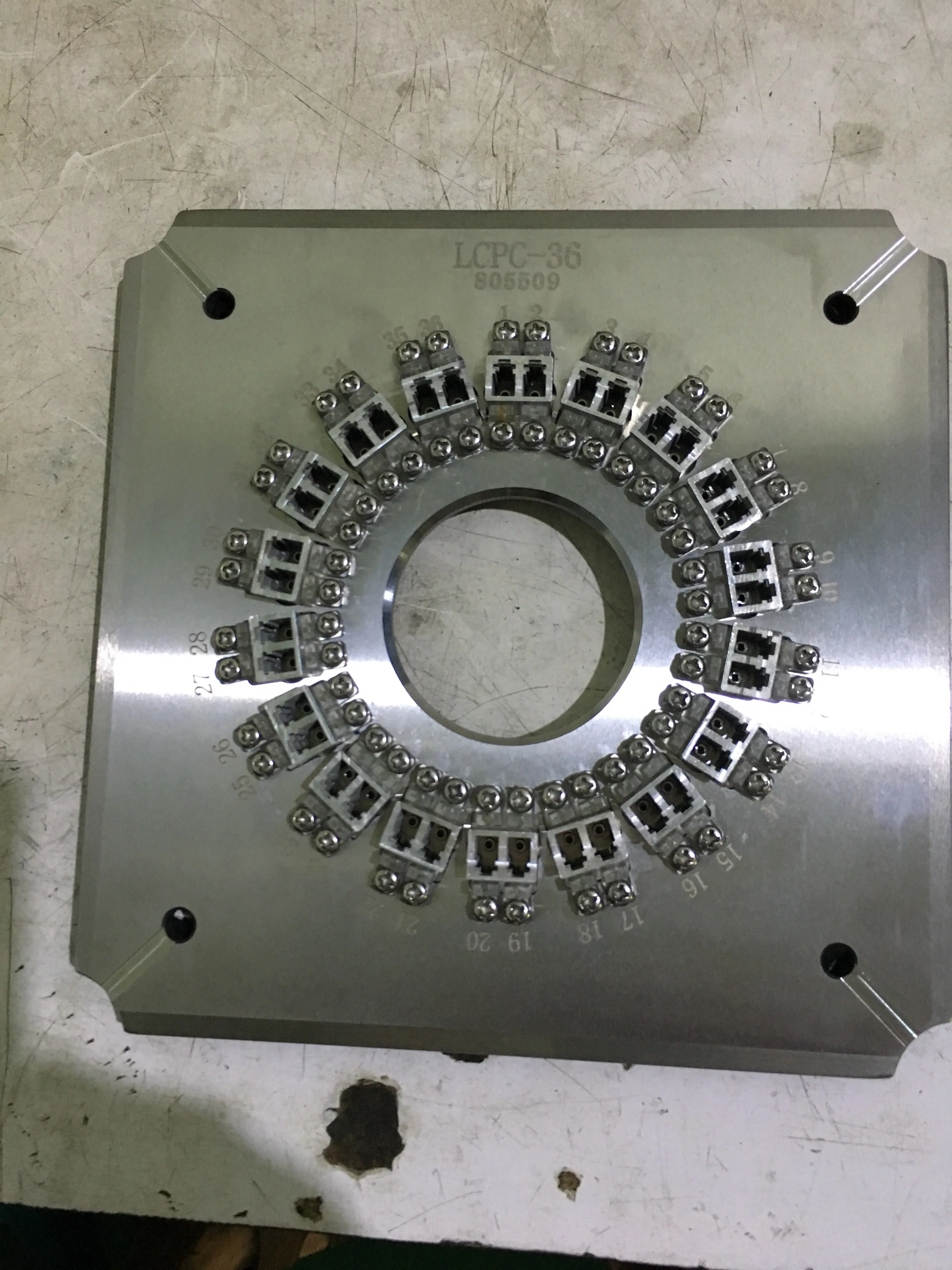 

LC Duplex Fiber Polishing Fixture, Optical Polishing Jig, Fixture Jig, Fixture LC, UPC, DX, 36 Ports, 36 Hole, ftthELINK