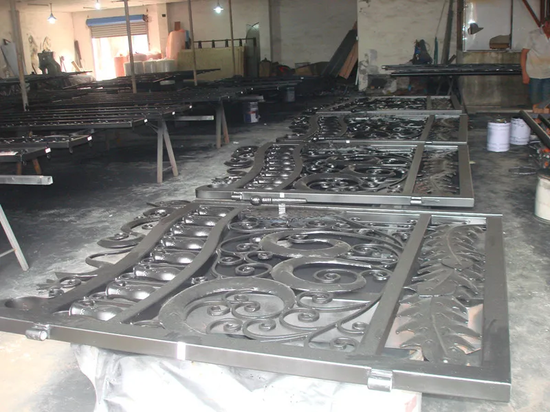 Hench Shanghai Factory Price Italy Wrought Iron Driveway Gates