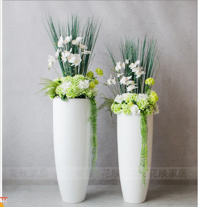 

European-style large vase floor-to-floor flower arrangement