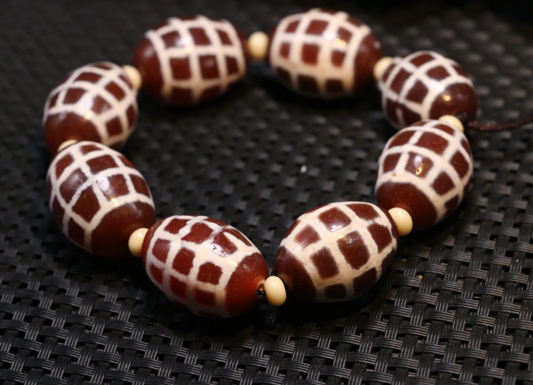 Set of 8 Energy Tibetan Old Red Agate KingKong Line Daluo dZi Bead Amulet Totem LKbrother Saurces Top Quality Garrentee