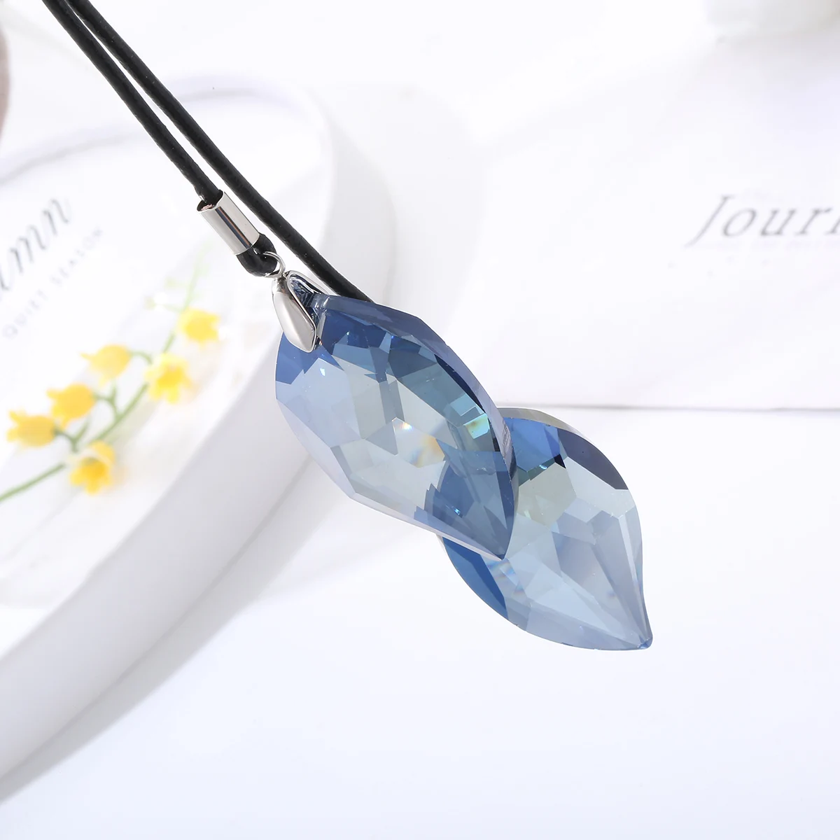 Big Clear Drop Blue Yellow Gray Color Pendant Necklace For Women Long Leather Chain Necklace Fashion Jewelry Vintage Collier New