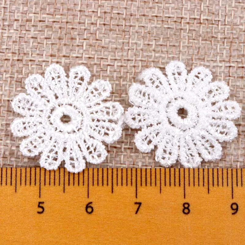 Wholesale 50pcs Flower Shape DIY white Lace Decorative Flower Piece Broderie Suisse Wedding Decoration 26mm