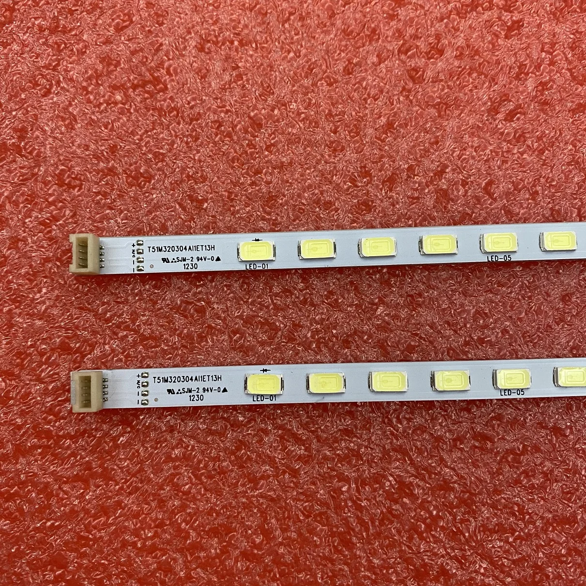 2pcs LED backlight strip For T51M320304AI1ET13H 67-725790-0A0 TOT32LB02 LVW320CSTT