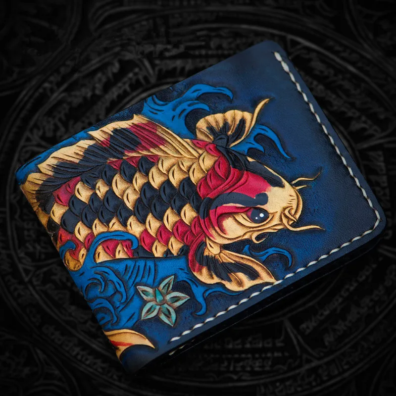 

Hand Engraving Short Cow Leather Hand Carved Colour Carp Wallets Purses Men Clutch Vegetable Tanned Leather Wallet Card Holder