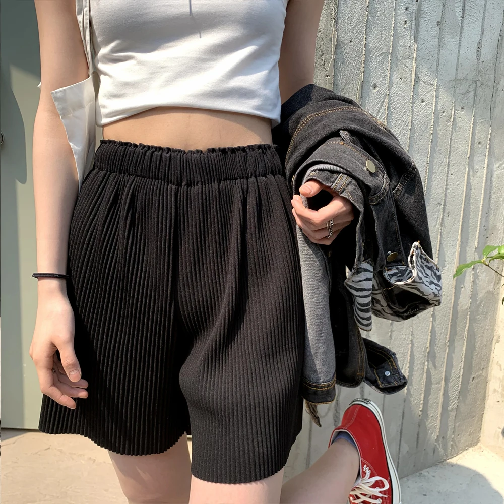 new Korean style pleated loose casual five-point pants Women\'s wide-leg shorts are thin and high-waist