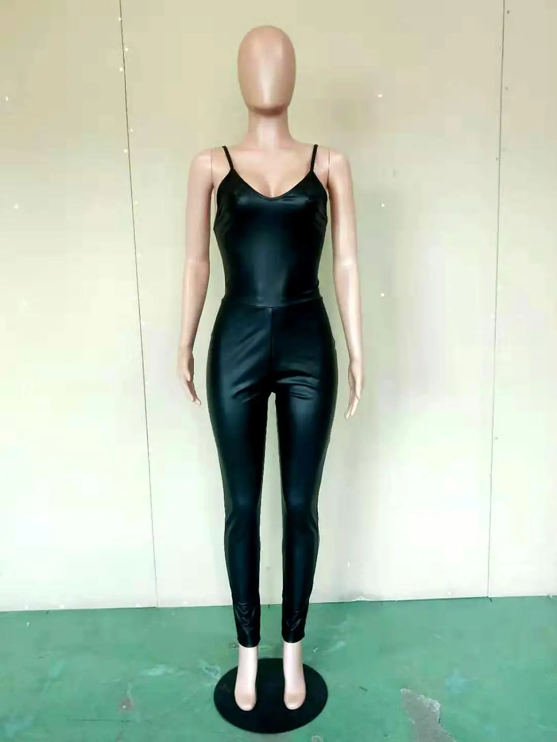 BKLD 2019 Phụ Nữ Da PU Spaghetti Dây Đeo Dài Rompers Quần Sịp Đùi Mùa Hè Clubwear Nữ Mới Soild Không Tay Skinny Áo Liền Quần