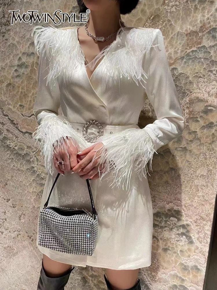 

TWOTWINSTYLE Casual Patchwork Fur Jacket For Women V Neck Long Sleeve Solid Minimalist Coat Female Korean Fashion Clothing New