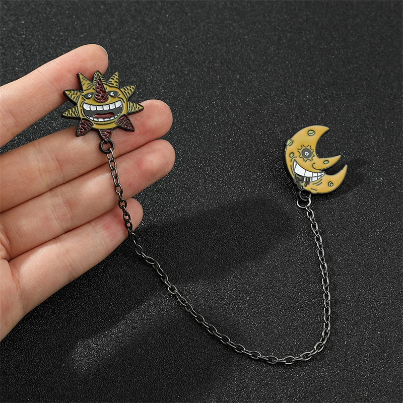 1 Pcs Cartoon Anime Soul Eater The Sun and Moon Brooch Pins Chain Pendant Badges Cosplay Props Figure Fans Halloween Gifts