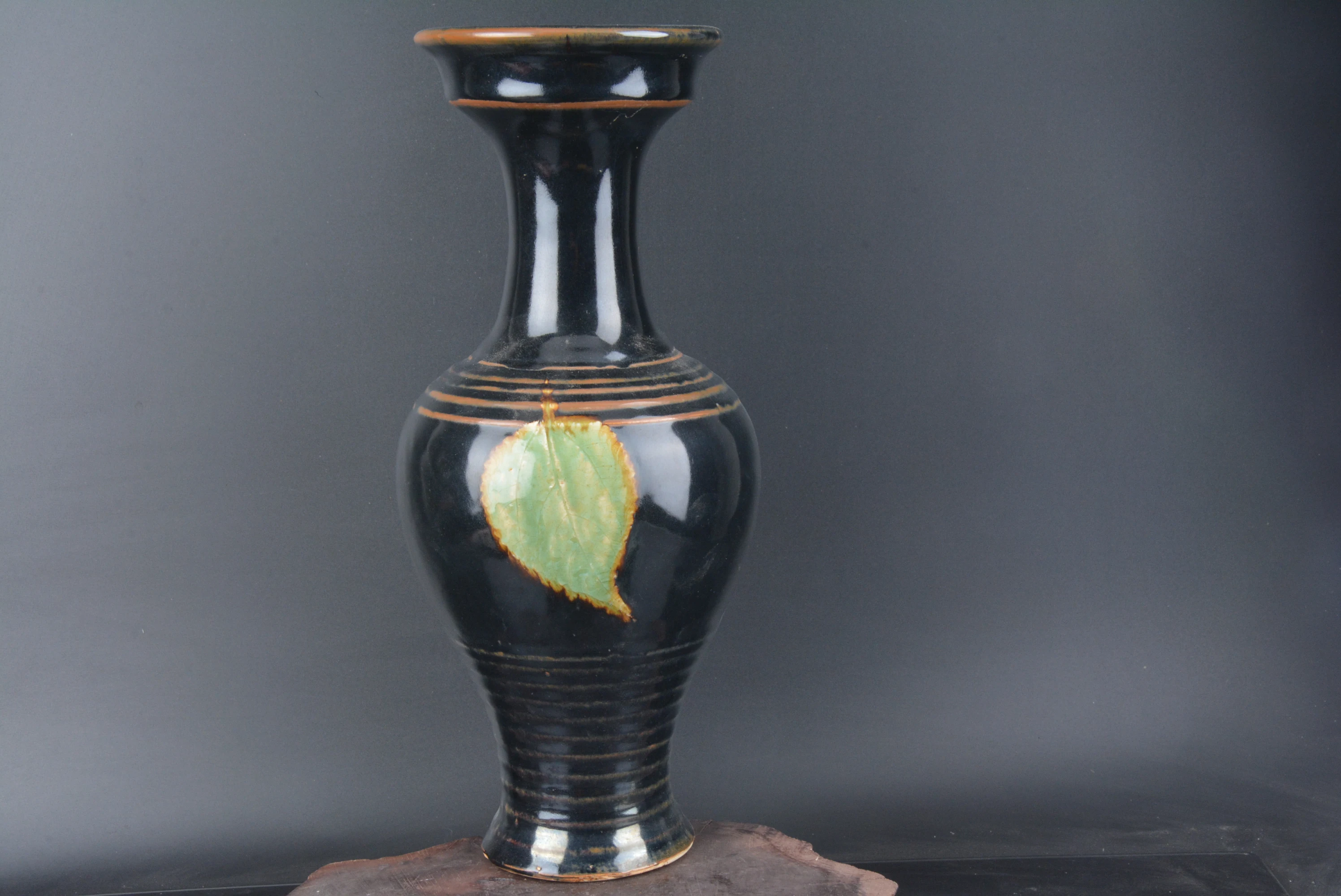 Antique SongDynasty porcelain vase,CI ZHOU Kiln ,Green leaf glaze,Hand-painted crafts,Collection&Adornment,Free shipping