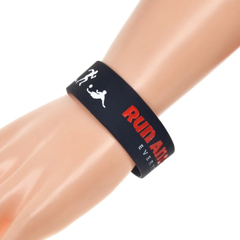 25 Stück Run and Play Silikonkautschuk-Armband, 2,5 cm breit, Sport-Geschenkarmreif – Detail 9