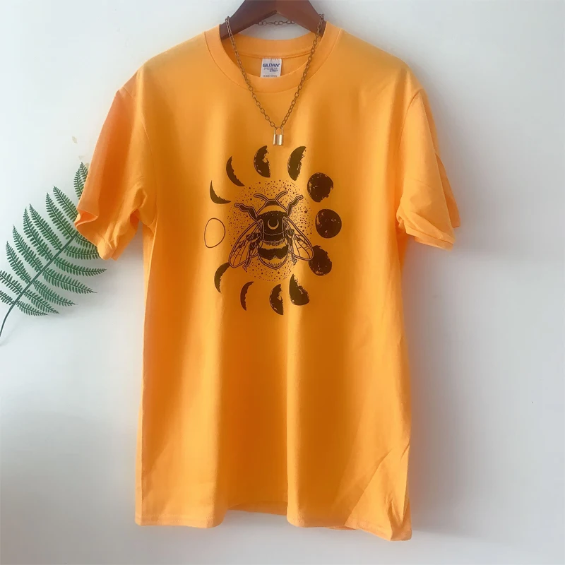 

sunfiz YF Moon Phases Bee T-Shirt Women's Vintage Fashion Boho Style Tee Cute Bee Shirt Hipsters Mystical Moon Celestial Tshirt